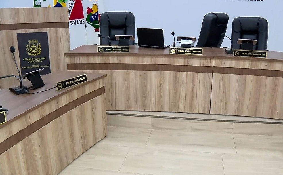 Votação para possível cassação do prefeito de Extrema é suspensa após decisão da Justiça