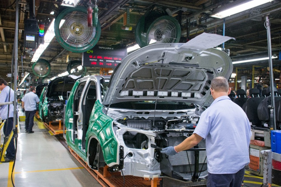 GM alega queda nas vendas e demite por telegrama em três fábricas no Brasil