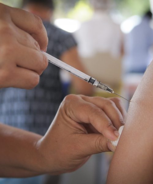 Vacinação Inicia no DF: 32,800 Doses de Moderna Disponíveis a Partir de Quarta-feira (15)