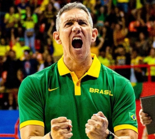 Técnico José Neto renuncia ao comando da seleção brasileira feminina de basquete.