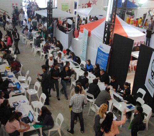 Feira de Empregos de Macaé oferece oportunidades de recolocação no mercado de trabalho